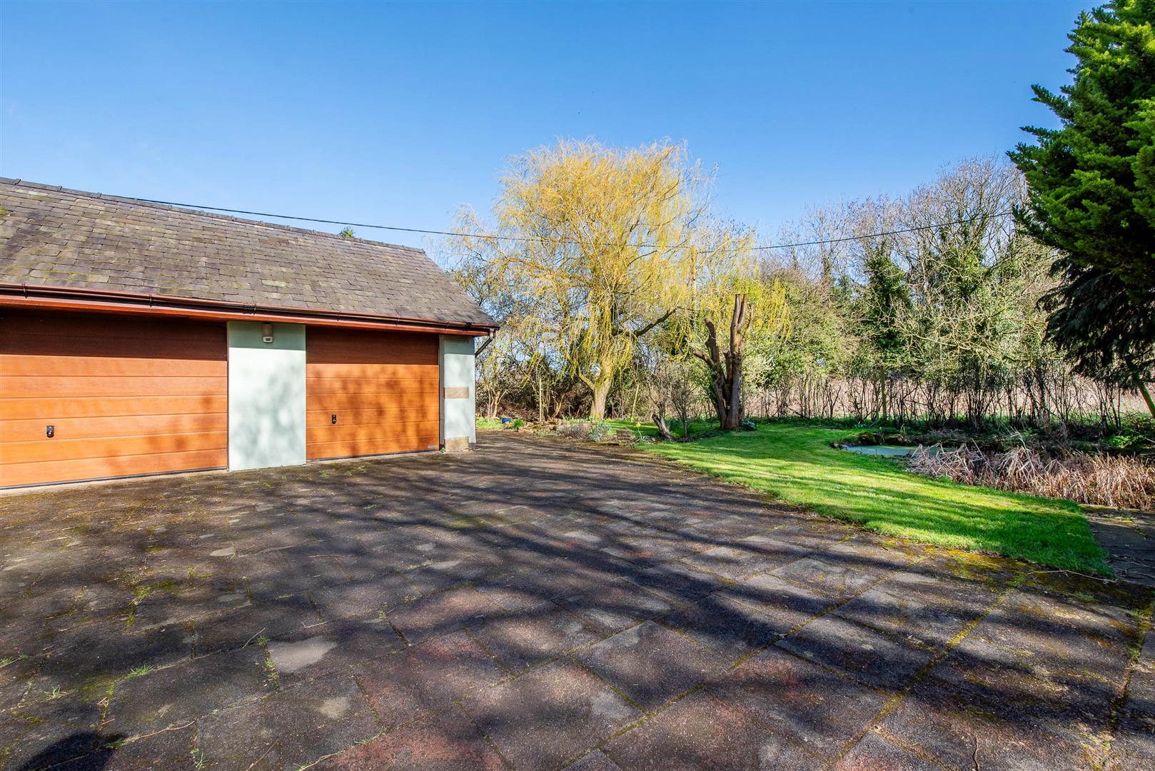 Knoll Lane, Preston